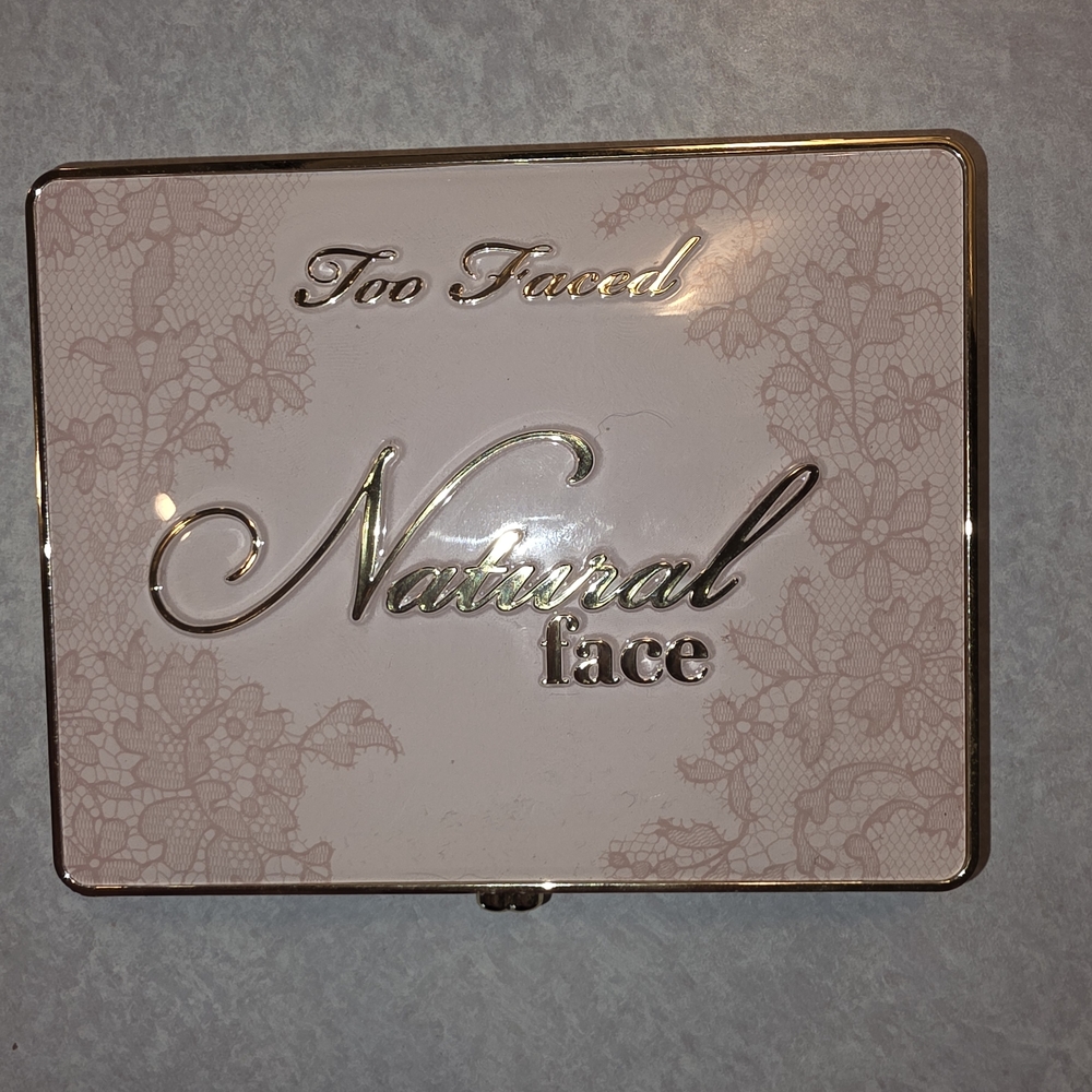Too Faced Natural Face Palette - Soft Pink and Gold